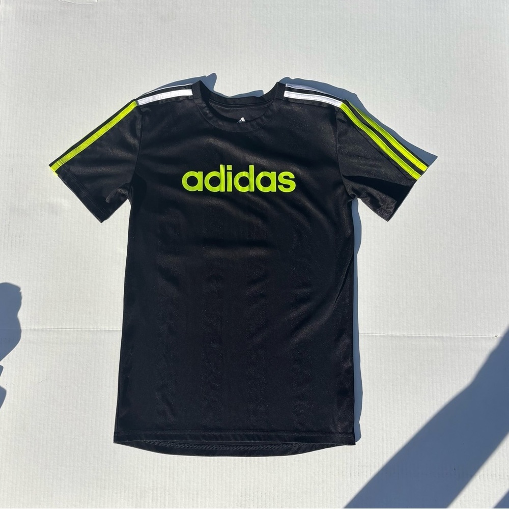 Adidas boys Tee in Black with Neon Green - Picture 5 of 5